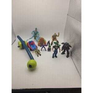 Mixed Lot of Random Toys Action Figures McDs Kids Meals- large lot - vintage